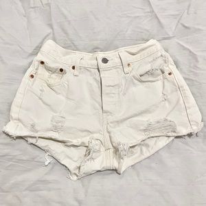 Levi’s Capital E 2018 White Shorts